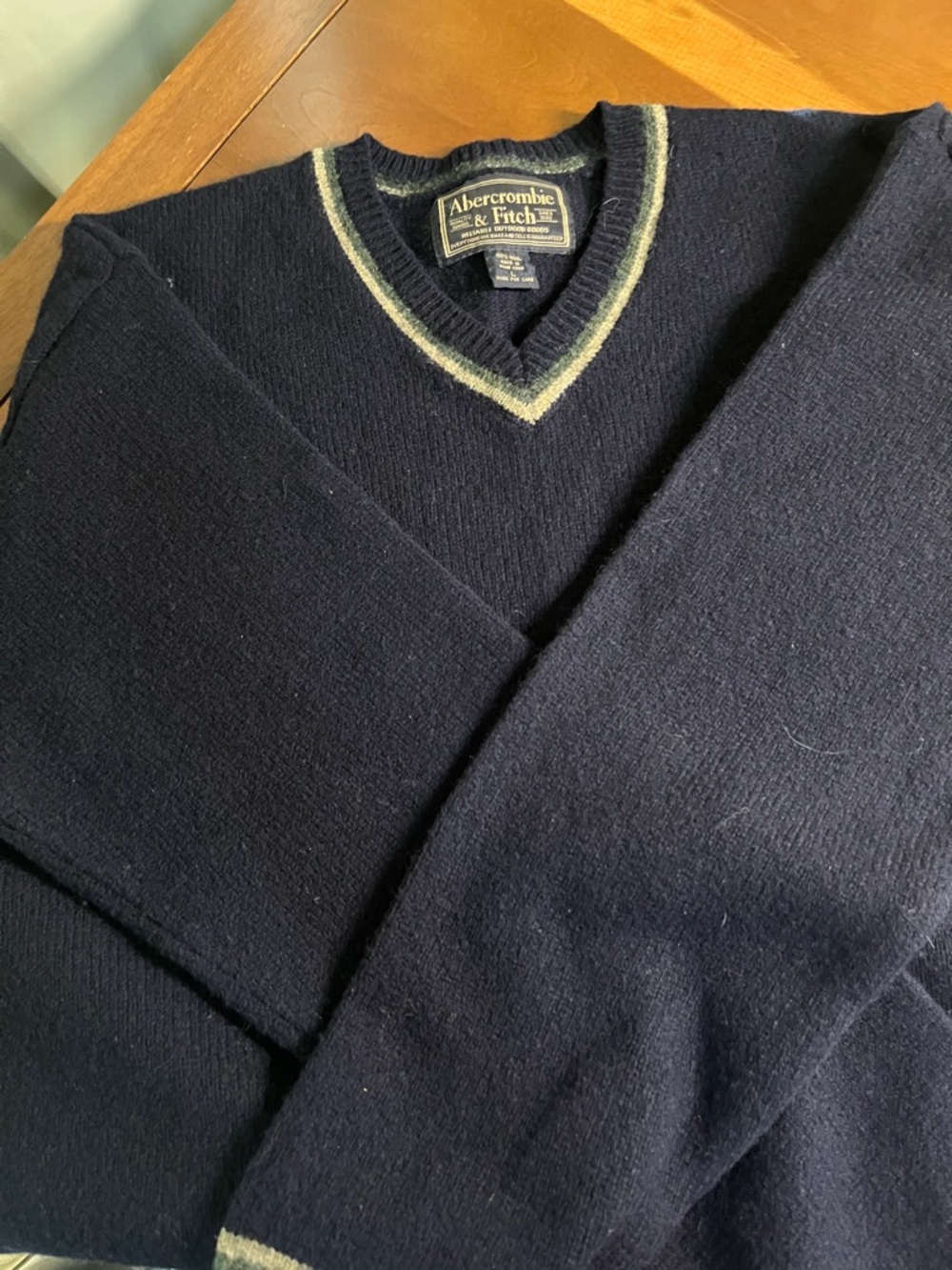 Abercrombie & Fitch Navy V-Neck Sweater with Cream Contrast Trim 100% Wool
